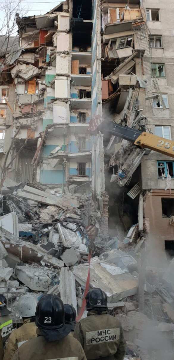 Сильнейший взрыв в Магнитогорске: обрушился подъезд жилого дома (ФОТО, ВИДЕО) | Русская весна