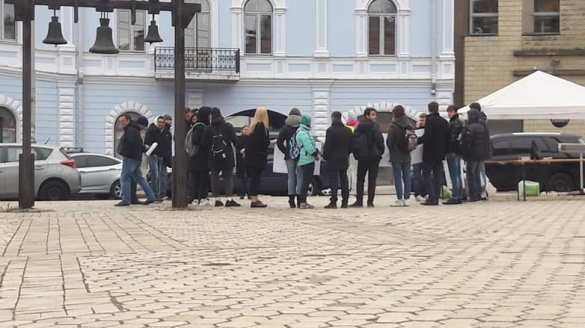 Майдан под посольством Нидерландов в Киеве: студенты требуют подписать соглашение об ассоциации (ФОТО) | Русская весна