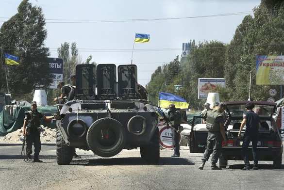 ВСУ в Мариуполе Мариупольские власти в ужасе: впереди – армия ДНР, сзади – шакалы (фото) | Русская весна