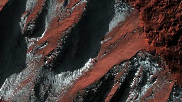 «Новогодний» Марс в снегу из углекислого газа — необычные кадры (ФОТО) | Русская весна