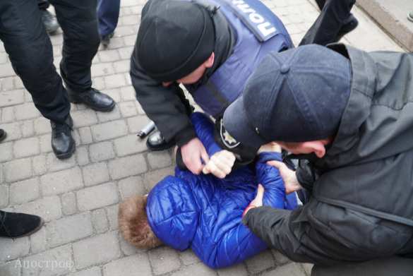 Дикий Киев: на участников «марша феминисток» напали с кефиром и зеленкой (ФОТО, ВИДЕО) | Русская весна