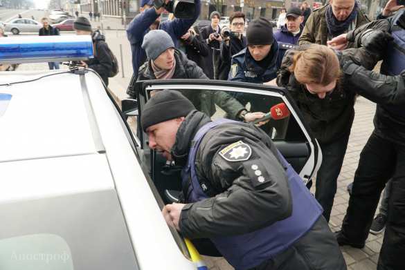 Дикий Киев: на участников «марша феминисток» напали с кефиром и зеленкой (ФОТО, ВИДЕО) | Русская весна