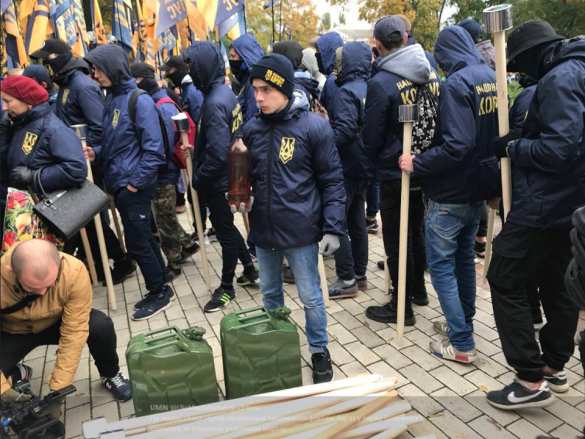 Факельный марш неонацистов в Киеве — ПРЯМАЯ ТРАНСЛЯЦИЯ. Смотрите и комментируйте с «Русской Весной» (ФОТО, ВИДЕО) | Русская весна