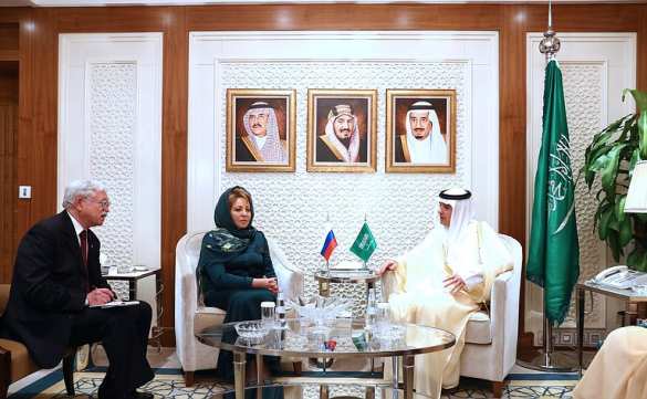 Матвиенко надела платок и зеленое платье на встречу с королем Саудовской Аравии (ФОТО, ВИДЕО) | Русская весна