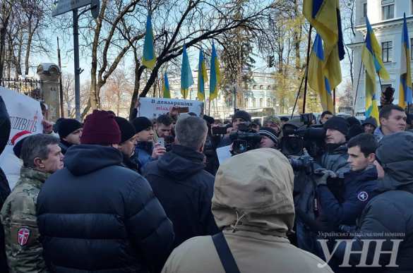 Хроники нового майдана: «титушки», автозаки и чучело Порошенко на унитазе (ФОТО, ВИДЕО) | Русская весна