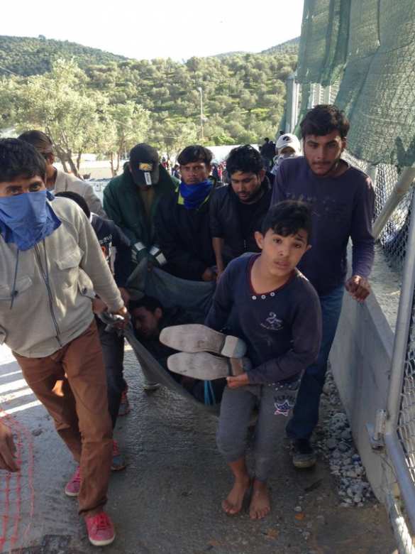 Мигранты на Лесбосе забросали спецназ камнями (ФОТО, ВИДЕО) | Русская весна