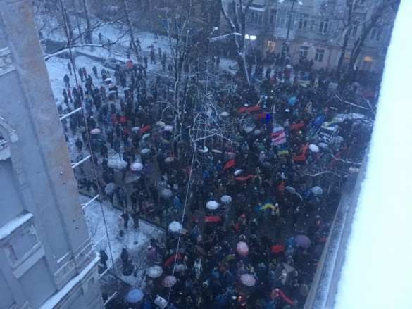 Сторонники Саакашвили окружили СИЗО, заблокировали улицу (ФОТО, ВИДЕО) | Русская весна