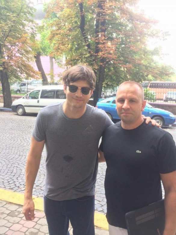 Зрада: Голливудская звезда родом из Украины, прилетев на историческую родину, попросила говорить с ней по-русски (ФОТО) | Русская весна