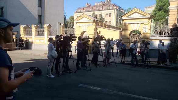 Под администрацией Порошенко проходит митинг, организованный Савченко (ФОТО+ВИДЕО) | Русская весна