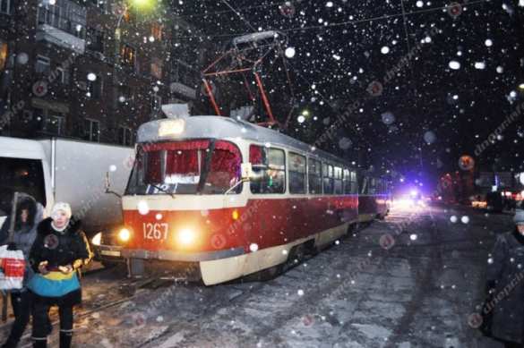 В Днепропетровске предприниматели протестуют против власти, перекрыт центральный прспект (ФОТО, ВИДЕО)  | Русская весна