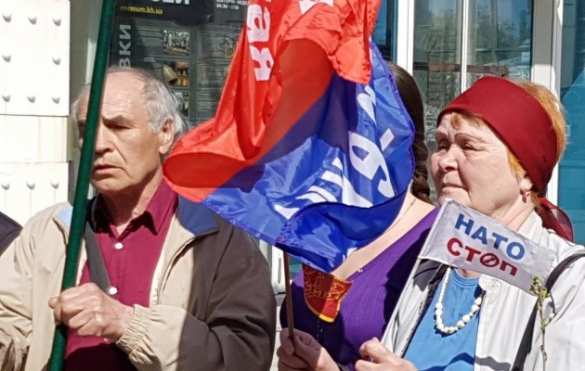 Неонацисты напали на первомайскую демонстрацию в Херсоне (ФОТО, ВИДЕО) | Русская весна