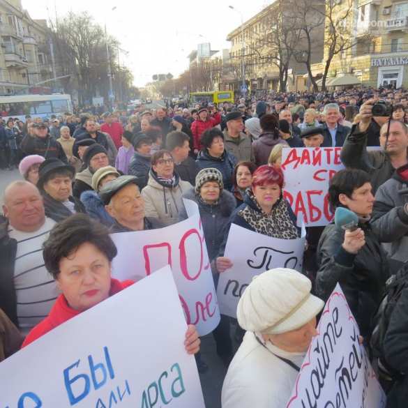 «Семенченки, парасюки — враги Украины!» — в Мариуполе произошла потасовка между сторонниками и противниками блокады Донбасса (ФОТО, ВИДЕО) | Русская весна