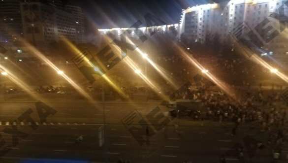 Автозак протаранил толпу протестующих в Минске (+ВИДЕО, ФОТО) | Русская весна