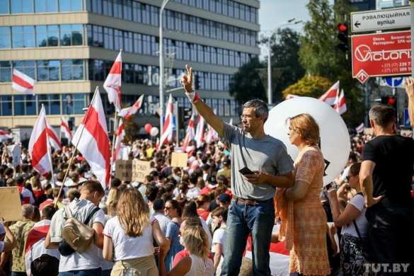 Минск: Силовики окружили протестующих, идёт спецтехника (+ФОТО, ВИДЕО) | Русская весна