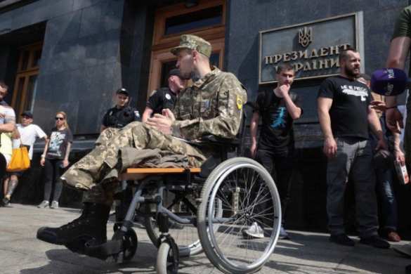 Боевики из Белоруссии и Молдовы пришли требовать у Зеленского «своего» (ФОТО, ВИДЕО) | Русская весна