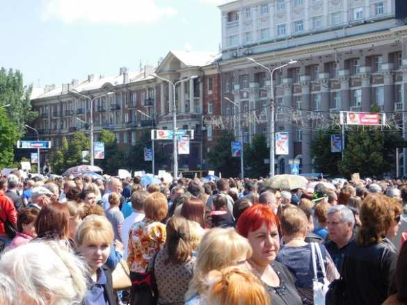 Десятки тысяч человек протестуют против введения вооруженной миссии ОБСЕ на Донбассе (ФОТО, ВИДЕО) | Русская весна