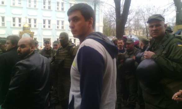 Неофашисты напали на пенсионеров, возлагавших цветы на могилу Неизвестного матроса в Одессе (ФОТО, ВИДЕО) | Русская весна