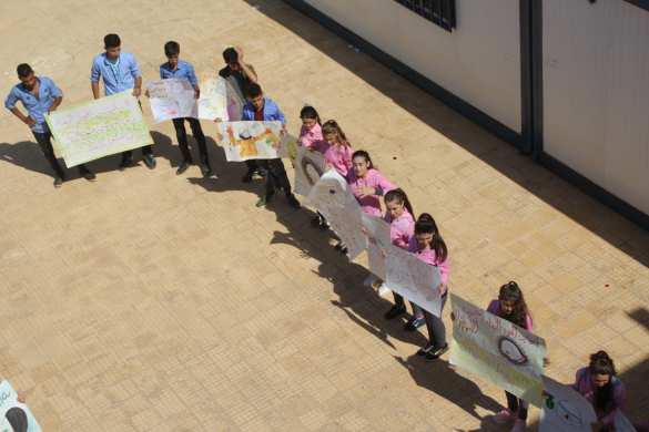 «Белые каски — вон из Сирии!» — сирийская молодёжь против пособников террористов (+ФОТО, ВИДЕО) | Русская весна