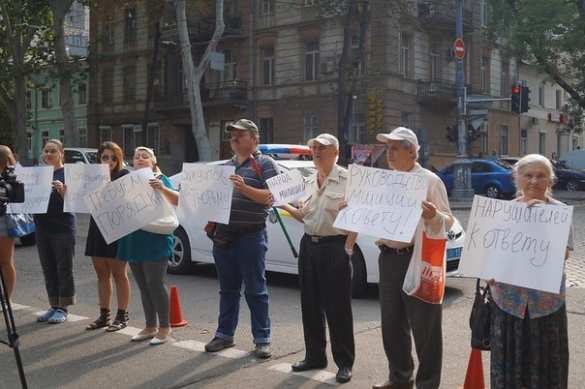 Одесса, 5 августа: снова митинги и столкновения, активисты Антимайдана рвут на свидомых антипутинские майки (фото, видео) | Русская весна