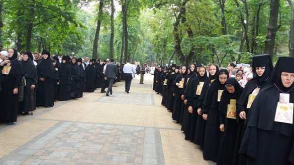 Крестный ход двинулся к Киево-Печерской Лавре (ФОТО) | Русская весна