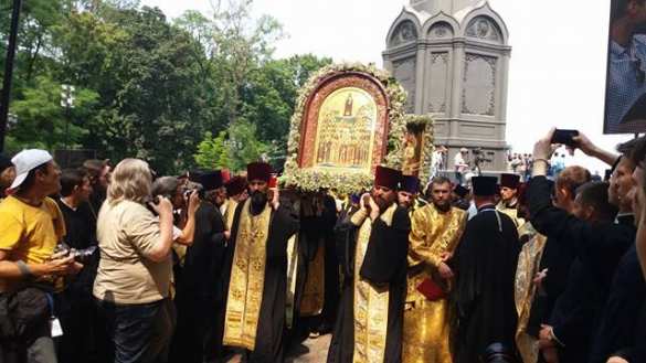Крестный ход двинулся к Киево-Печерской Лавре (ФОТО) | Русская весна