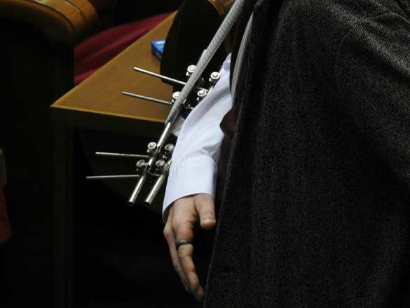 «Береги руку, Сеня!» — загипсованный Мосийчук в резиновом тапке пришел в Раду (ФОТО, ВИДЕО) | Русская весна