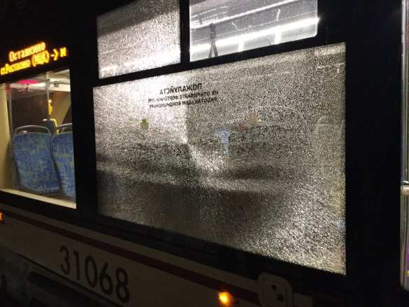 Неизвестные обстреляли трамваи в Москве (ФОТО) | Русская весна