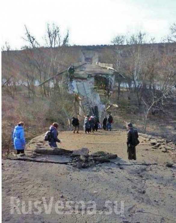 Die Bewohner erzählten, wie die Militär die letzte Brücke gesprengt haben, die das Gebiet der Volksrepublik Lugansk (VRL) mit der Ukraine verband (FOTO, VIDEO) | Русская весна