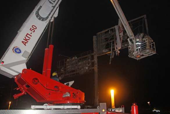 Как устраняли последствия ночного обстрела в Донецке (ФОТО) | Русская весна