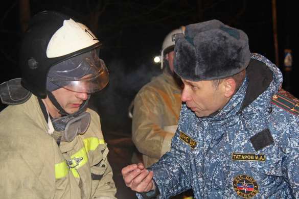 Как устраняли последствия ночного обстрела в Донецке (ФОТО) | Русская весна