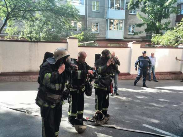 В мэрии Тернополя сжигают документы (ФОТО) | Русская весна
