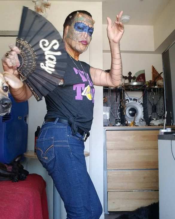 Американский банкир с ВИЧ, «усыновлённый гремучими змеями», сделал кастрацию, чтобы стать рептоидом (ФОТО) | Русская весна