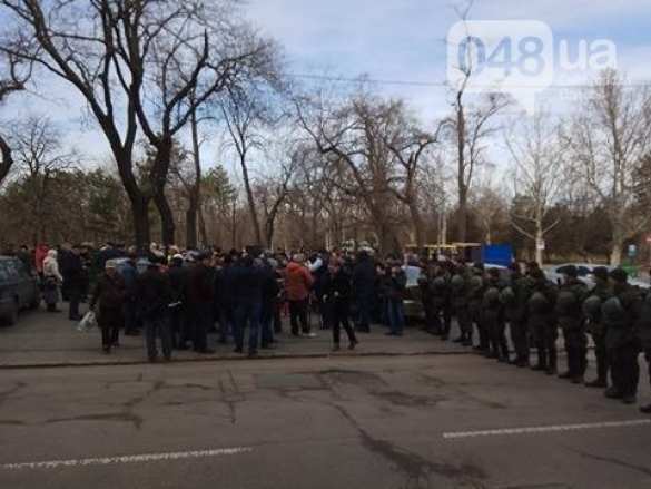Стычки и задержания в Одессе: «правосеки» помешали возложить цветы к Вечному огню (ФОТО, ВИДЕО) | Русская весна