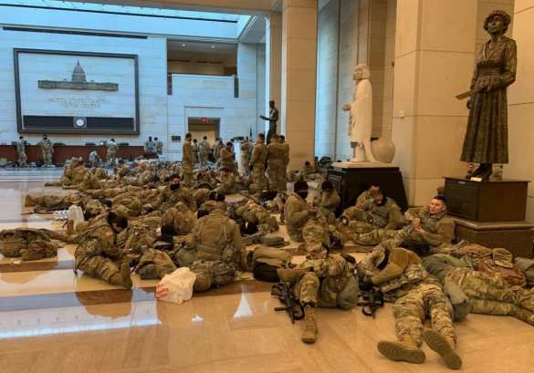 Нацгвардия разместилась в Капитолии впервые с Гражданской войны (ФОТО) | Русская весна