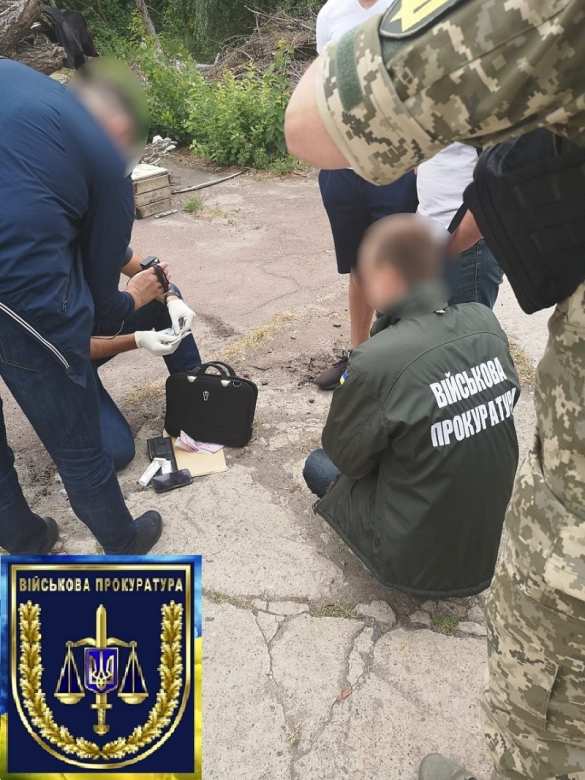 Офицер ВСУ за деньги пускал на военный аэродром поиграть в пейнтбол (ФОТО) | Русская весна