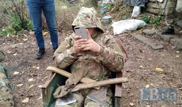 «Не лохи»: полицейские прибыли в Золотое выгонять нацистов (ВИДЕО) | Русская весна