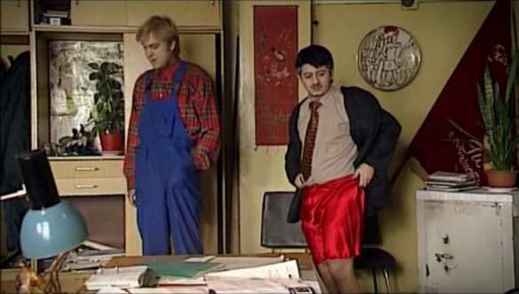 Украинскому депутату подарили женское бельё во время выступления с трибуны (ВИДЕО) | Русская весна