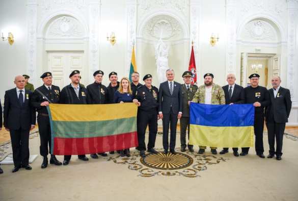 Президент Литвы наградил украинского боевика, уничтожавшего русских в Чечне и на Донбассе (ФОТО) | Русская весна