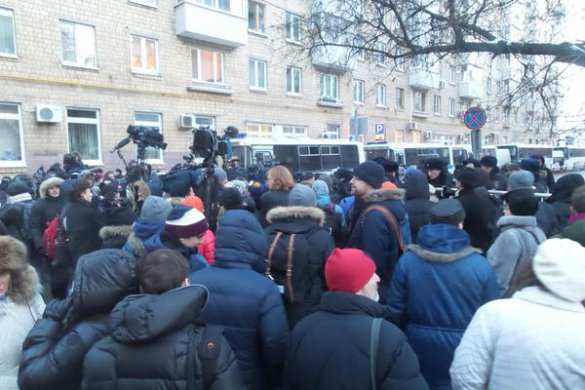 Навальному дали 3,5 года условно, его брату — 3,5 года колонии | Русская весна