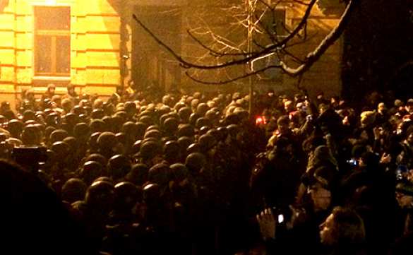 В Киеве нацисты идут к Порошенко (ФОТО, ВИДЕО) | Русская весна