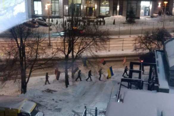 «Русские, сдавайтесь»: в Киеве нацисты вновь требовали закрытия телеканала «Наш» (ФОТО, ВИДЕО) | Русская весна