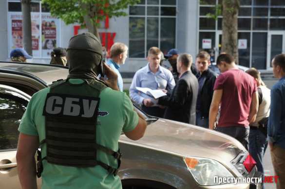 В Николаеве спецназ СБУ со стрельбой и погоней задержал помощников первого вице-губернатора с крупной суммой долларов (ФОТО) | Русская весна