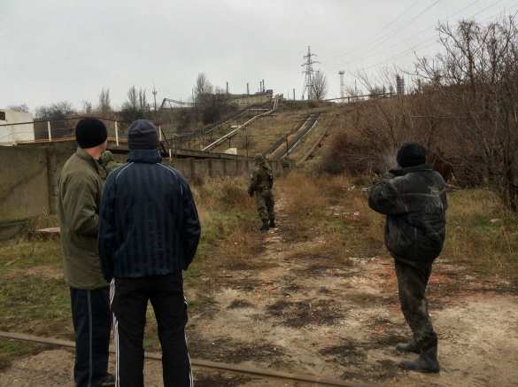 Под дулами автоматов нефть из Одессы утекает к Коломойскому (фото) | Русская весна