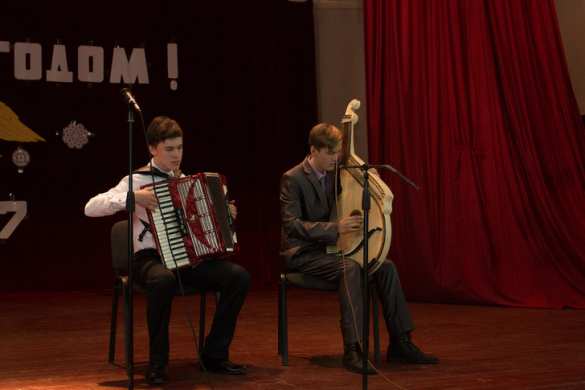 Народная милиция ДНР организовала новогодний концерт для одаренных детей (ФОТОРЕПОРТАЖ) | Русская весна