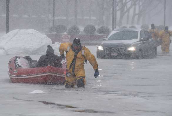 «Всё ужасно и будет только хуже», — в Нью-Йорке объявлен режим ЧС из-за снегопада (ФОТО, ВИДЕО) | Русская весна