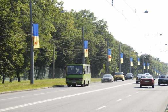 В Харькове облили кровавой краской флаги Украины (фото) | Русская весна