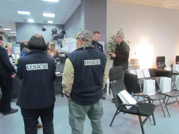 Замглавы СММ ОБСЕ объявил, когда миссия может покинуть Донбасс (ФОТО) | Русская весна
