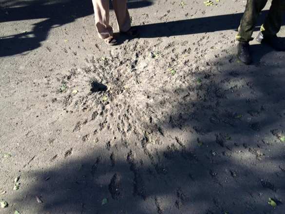 Ночной обстрел Донецка: ранена женщина, разбиты дома (ФОТО, ВИДЕО) | Русская весна