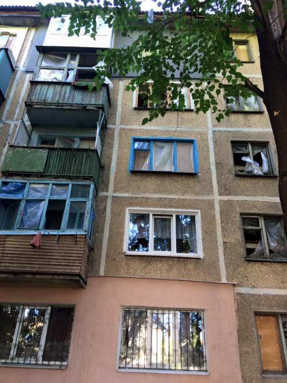 Ночной обстрел Донецка: ранена женщина, разбиты дома (ФОТО, ВИДЕО) | Русская весна