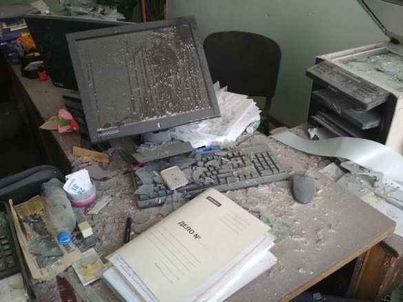 Последствия разрушительного обстрела Докучаевска украинскими оккупантами (ФОТОРЕПОРТАЖ) | Русская весна